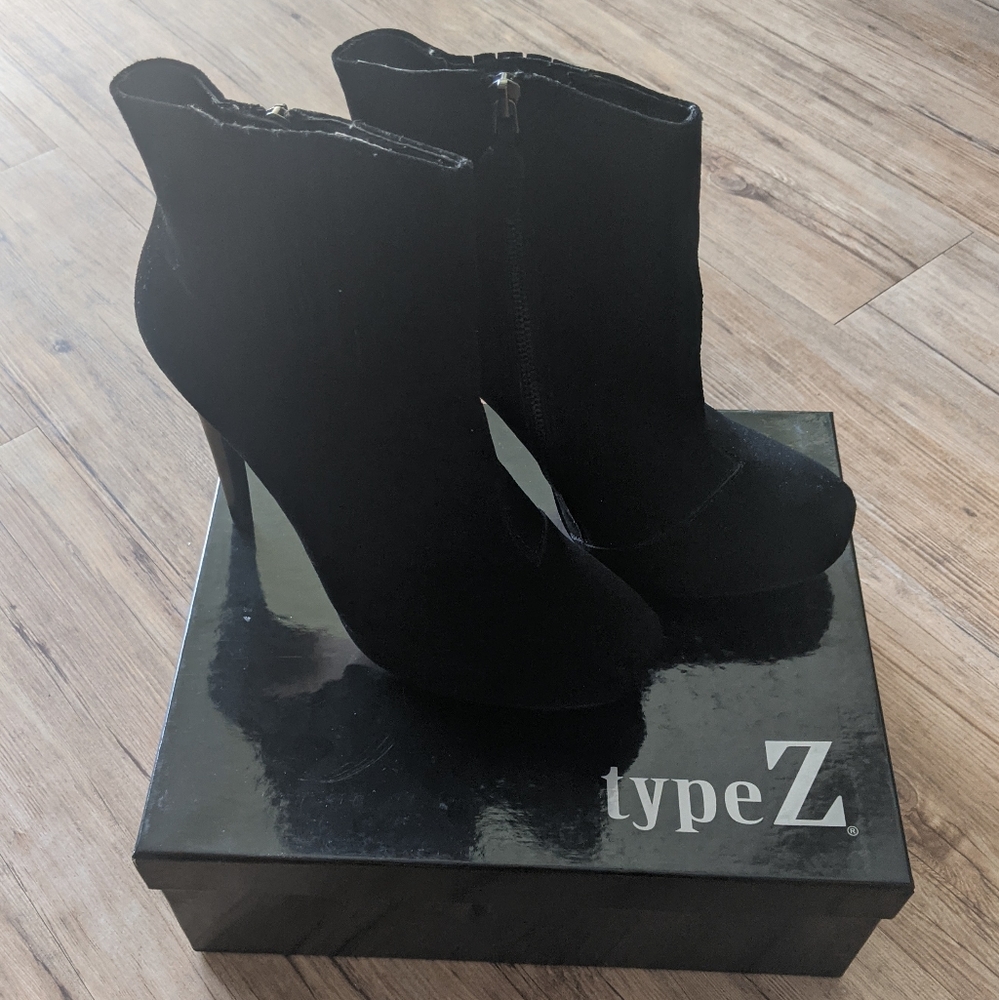 Type Z Platform Bootie Heels Sz 9M